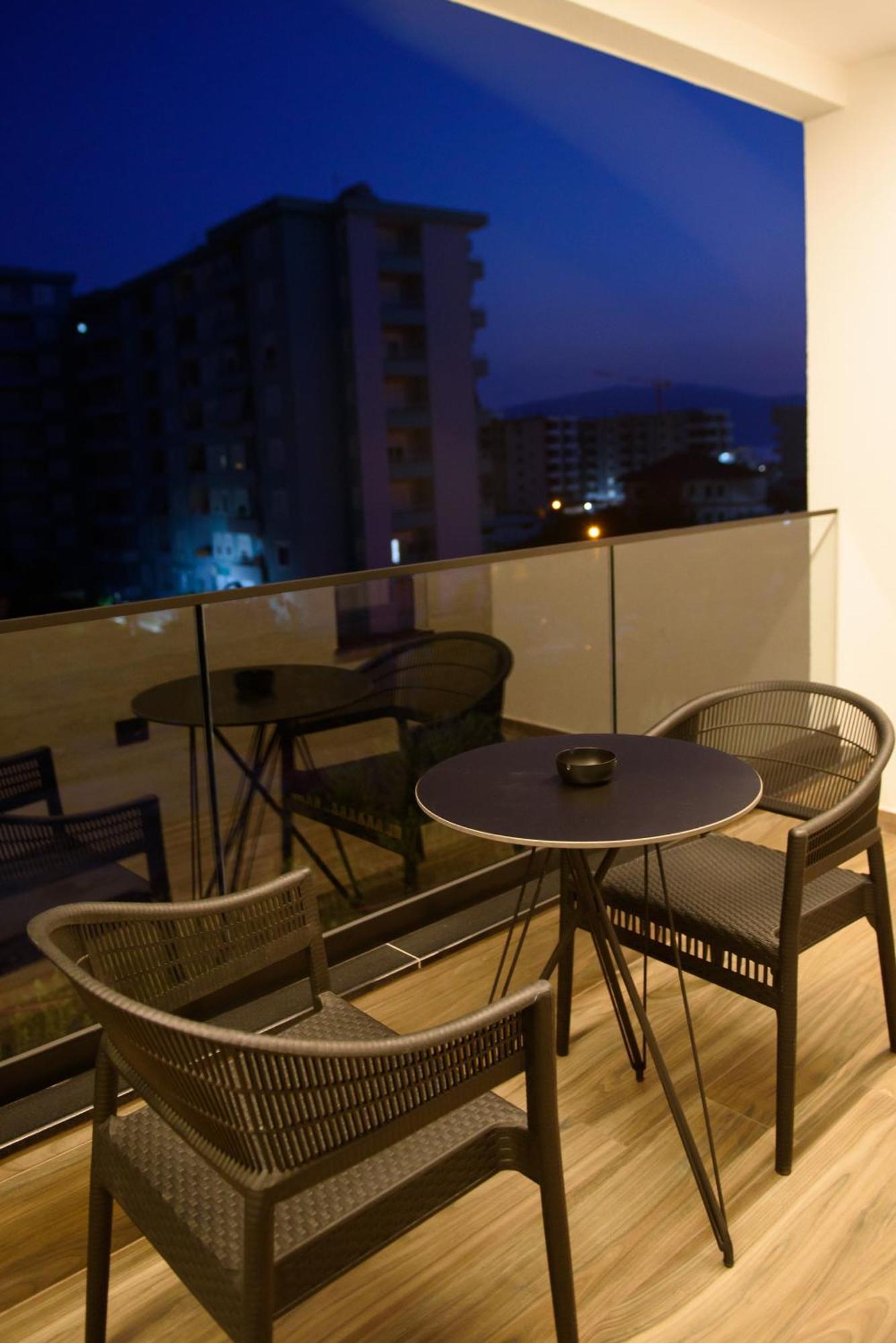 Calma Boutique Hotel Vlore Bagian luar foto