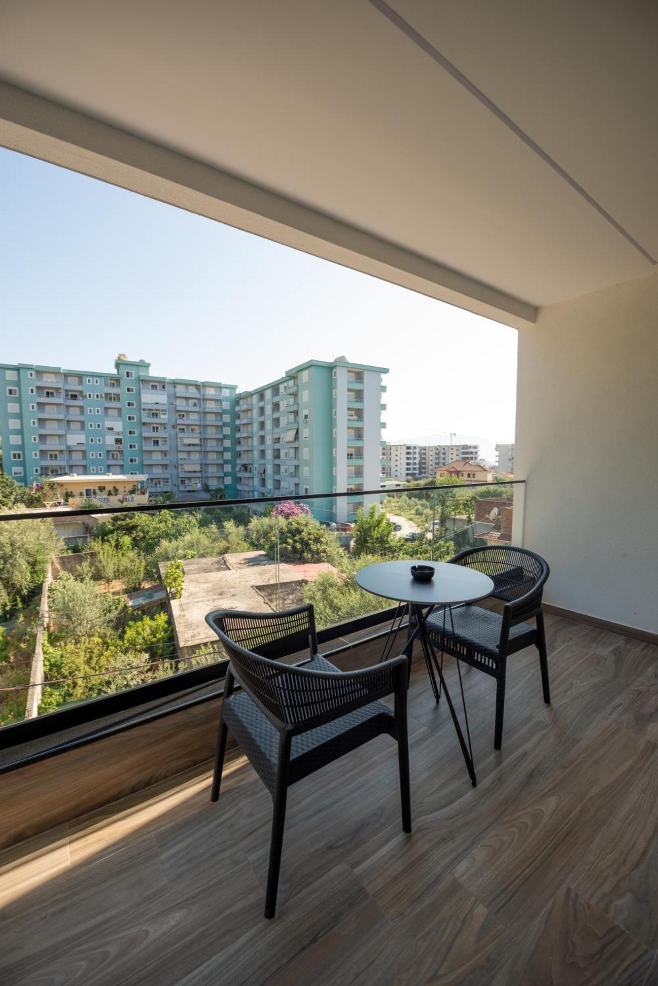 Calma Boutique Hotel Vlore Bagian luar foto