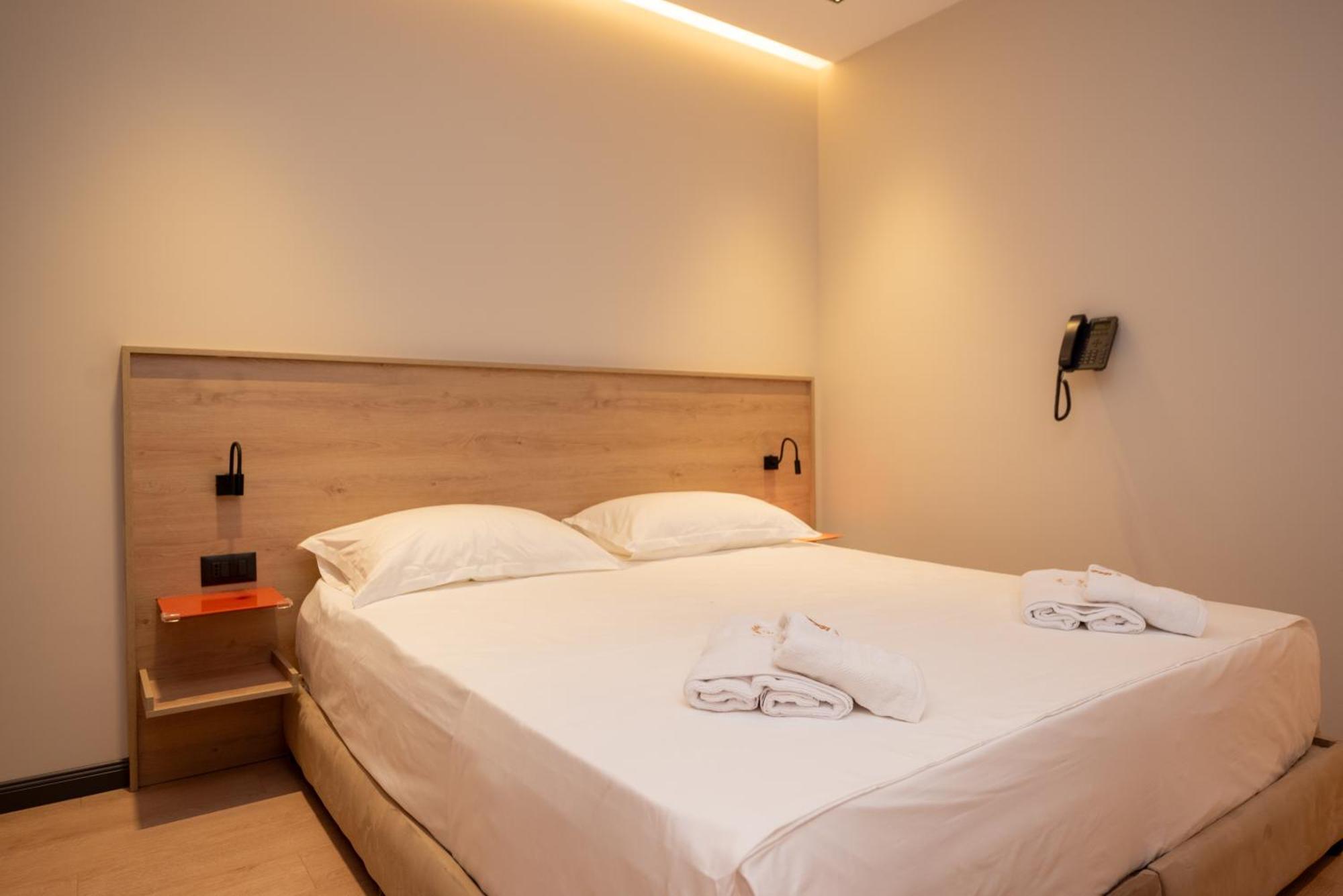 Calma Boutique Hotel Vlore Bagian luar foto