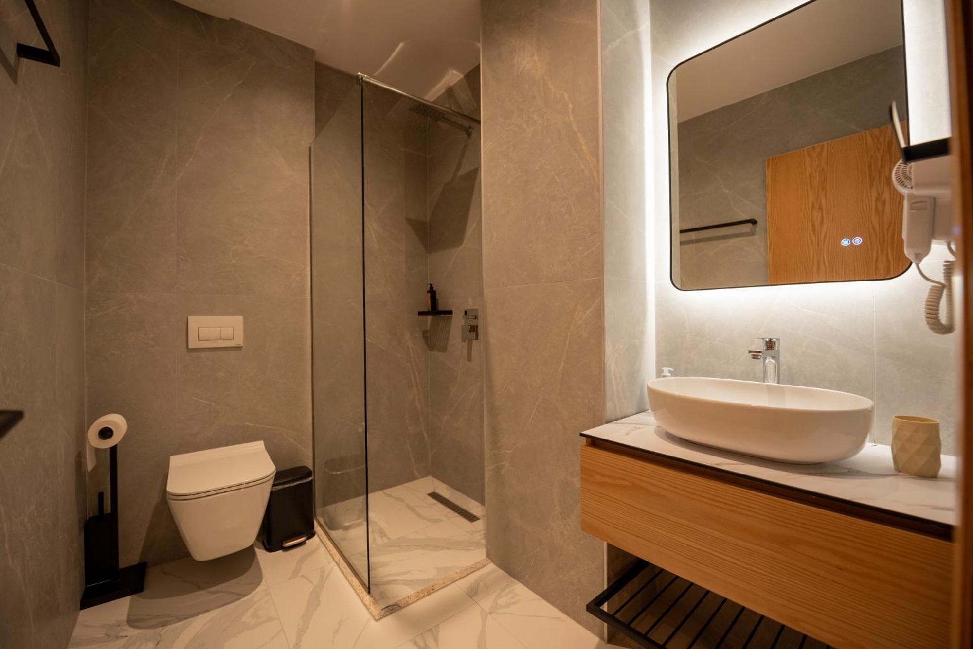 Calma Boutique Hotel Vlore Bagian luar foto