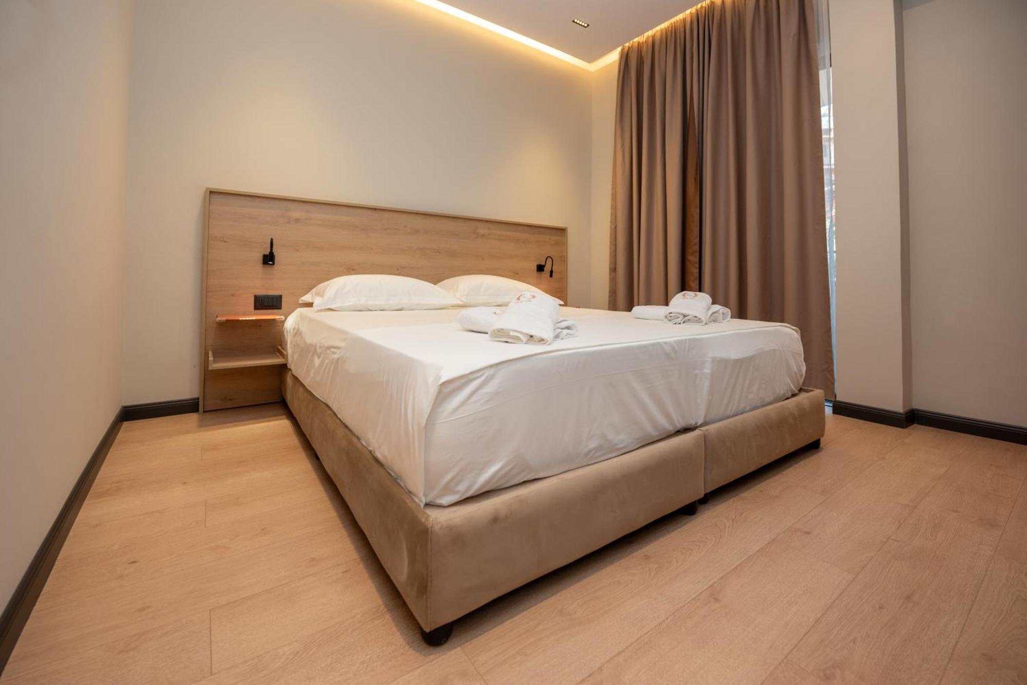 Calma Boutique Hotel Vlore Bagian luar foto