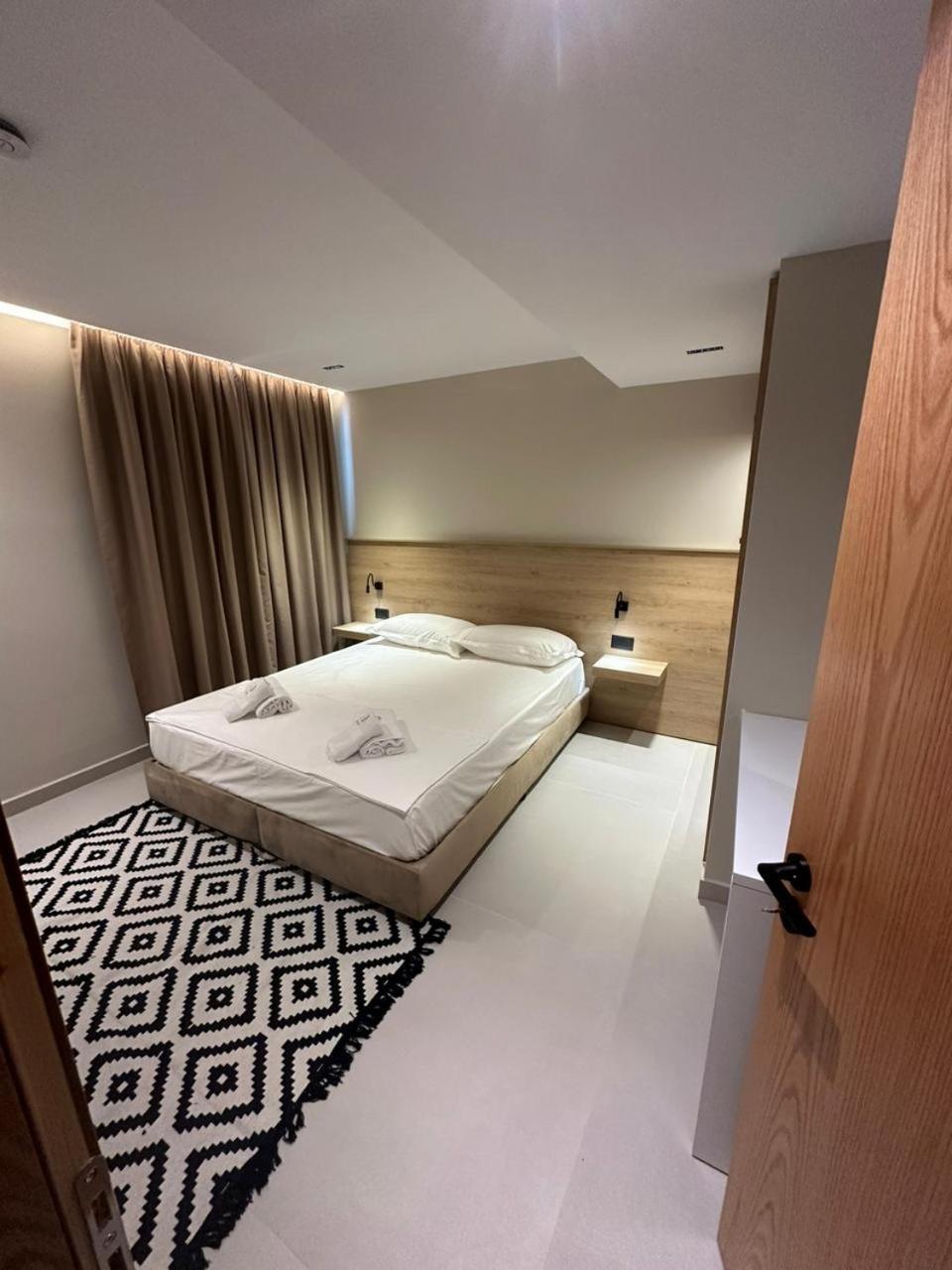 Calma Boutique Hotel Vlore Bagian luar foto