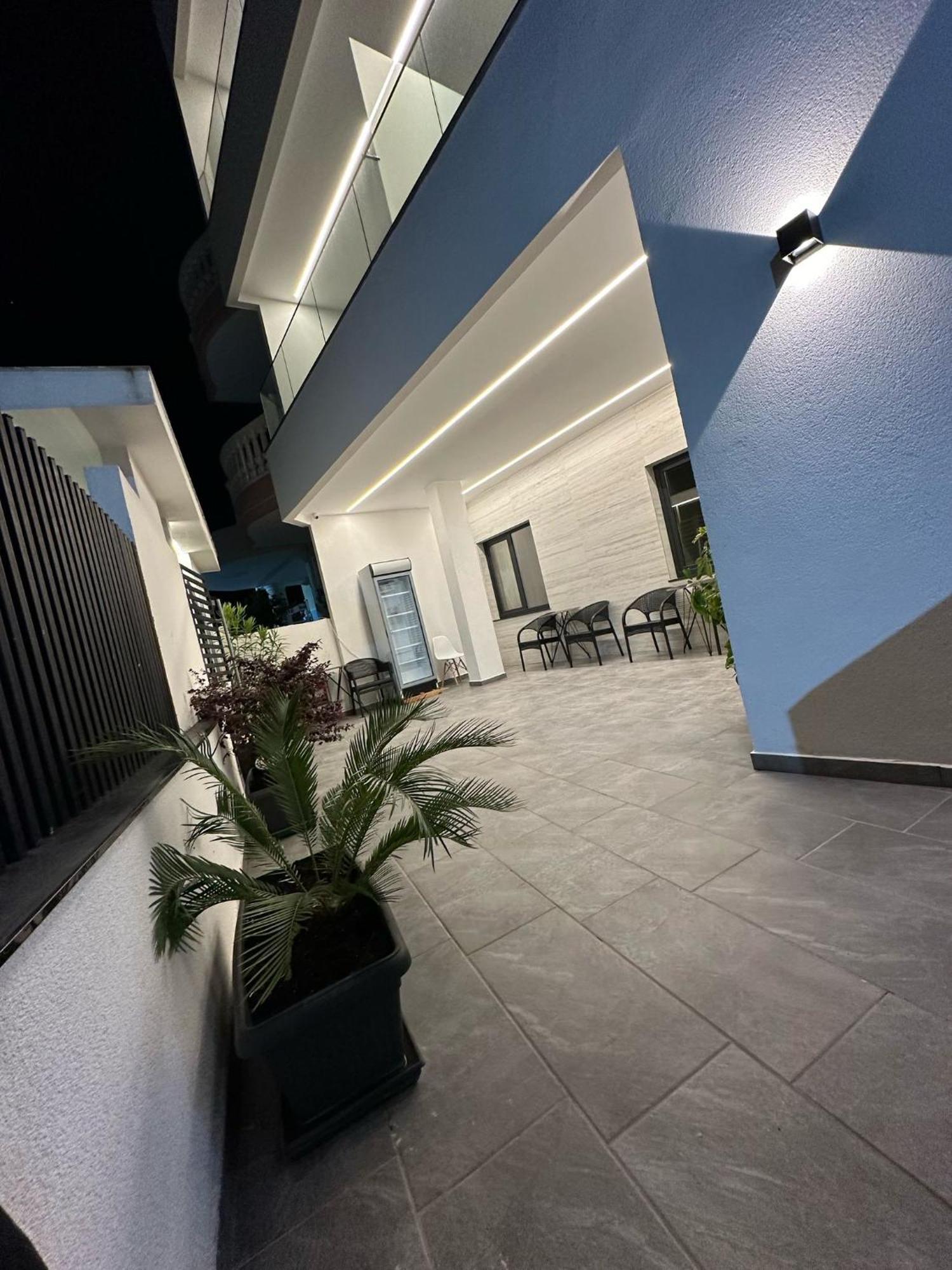 Calma Boutique Hotel Vlore Bagian luar foto
